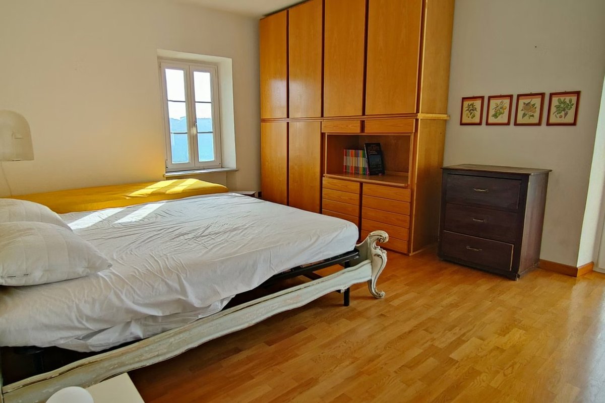 Bedroom with a view · prima